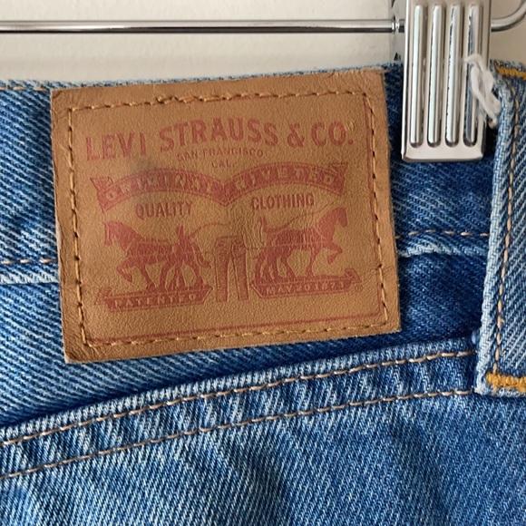Levi’s Straight Leg Jeans - Picture 5 of 13